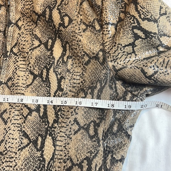 𝅺Rogue Genuine Leather Printed Snakeskin Zip Up Cropped Jacket Size L - Picture 12 of 15
